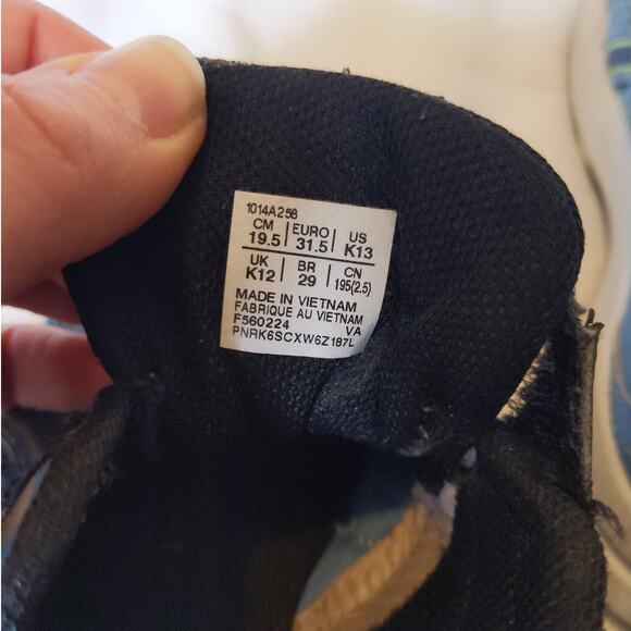 ASICS Kids Running Shoes Blue Black Youth 13 DAMAGED STRAPS Still Works - Picture 11 of 11